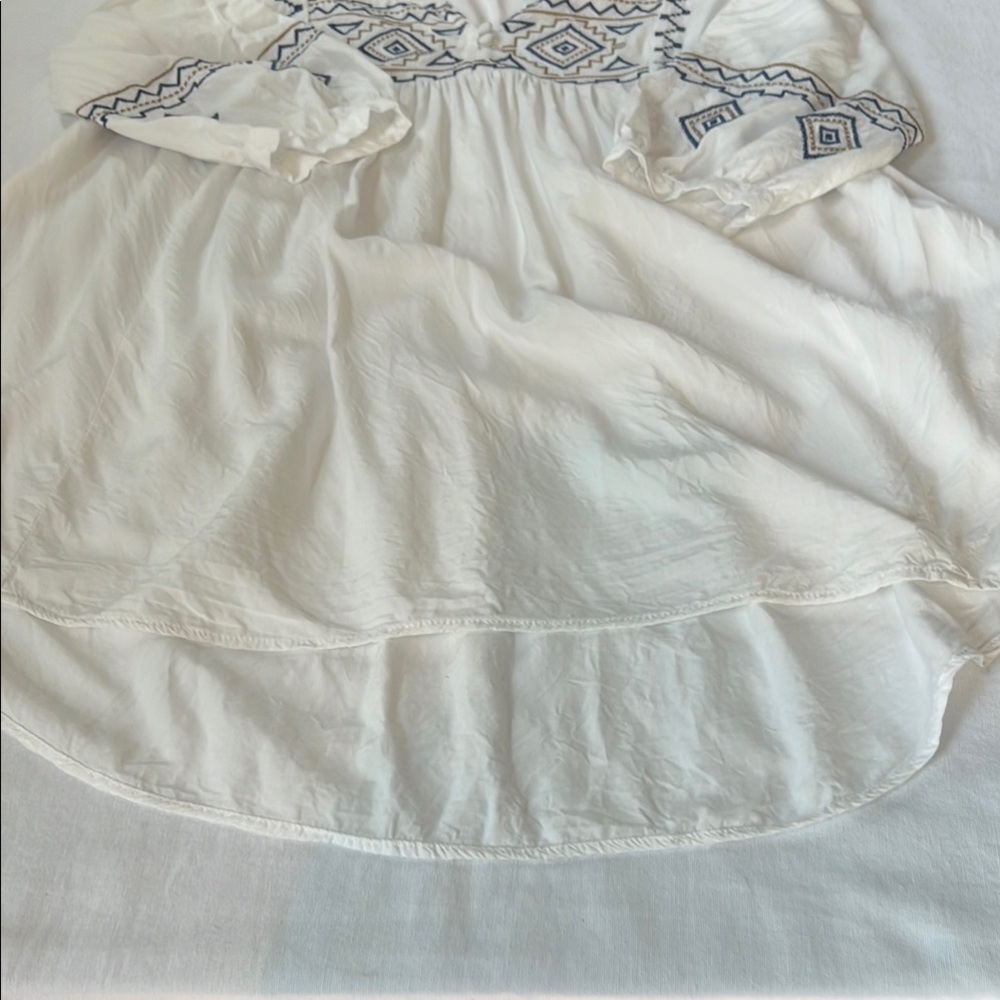 Umgee White Top with Navy Embroidery - Picture 5 of 7